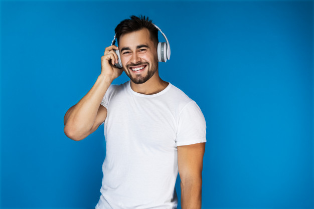 7 Ways to Incorporate FUN at Work_jamming playlist